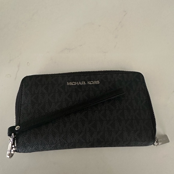 Michael Kors Wristlet Wallet - Picture 6 of 6